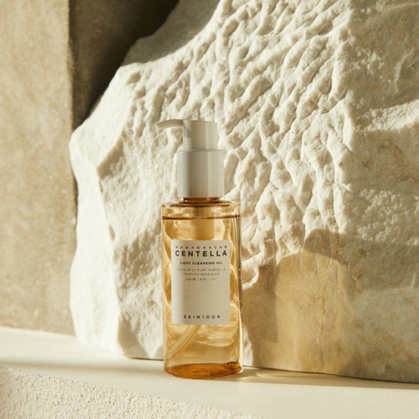 SKIN1004 MADAGASCAR CENTELLA LIGHT CLEASING OIL 200ML